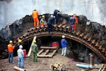 原平隧道钢花管支护案例